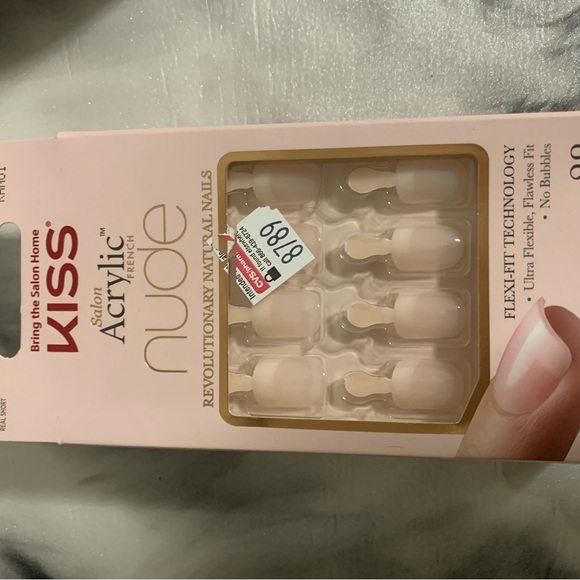 Victoria’s Secret makeup bag and Kiss acrylic press on nails - Picture 8 of 8